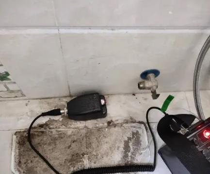 海东屋顶漏水维修公司分享下卫生间漏水的危害及解决方法
